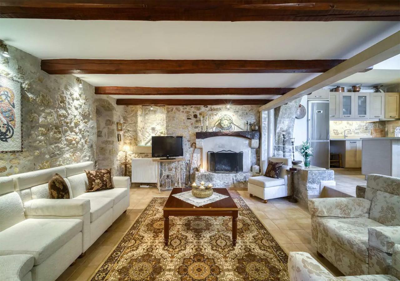 Villa Panona Drosi エクステリア 写真